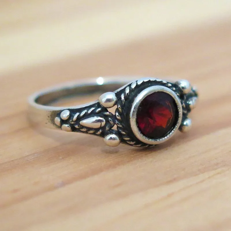 925 Sterling Silver Round Red Garnet 5mm Ring