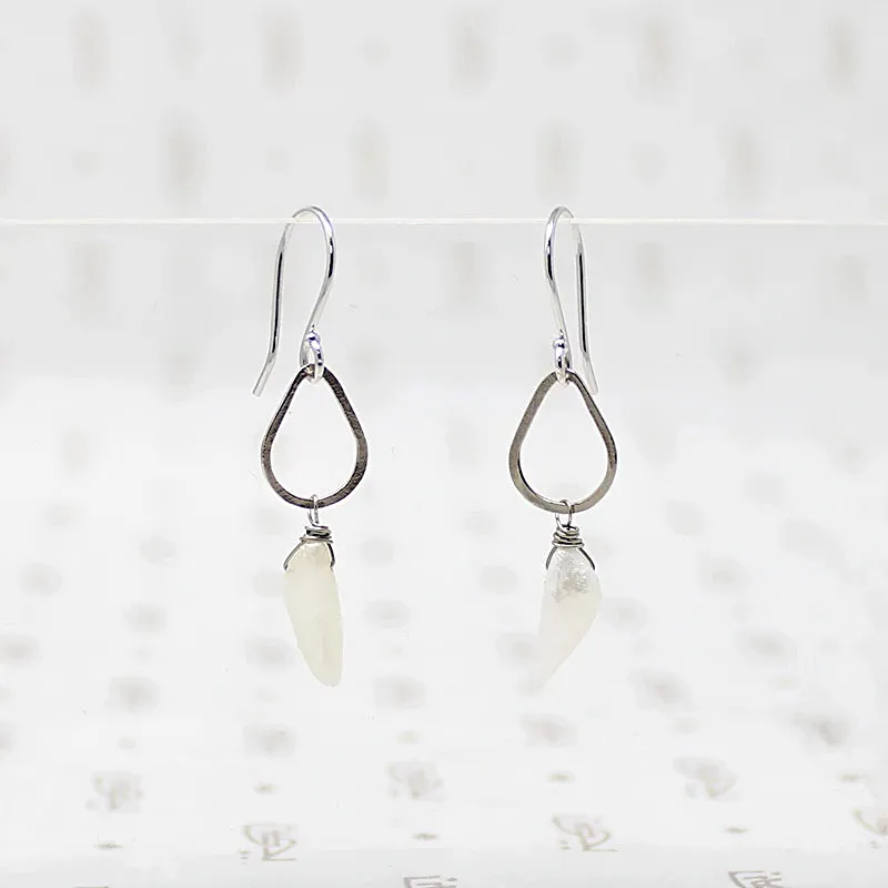 American River Pearl Earrings with White Gold Details by brunet