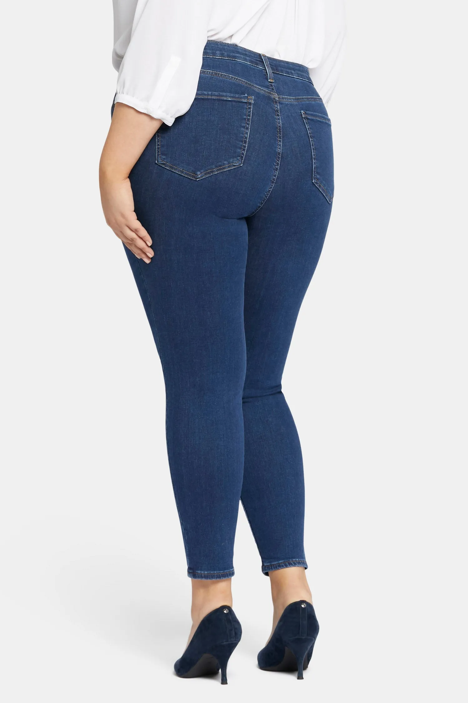 Ami Skinny Jeans In Plus Size - Quinn