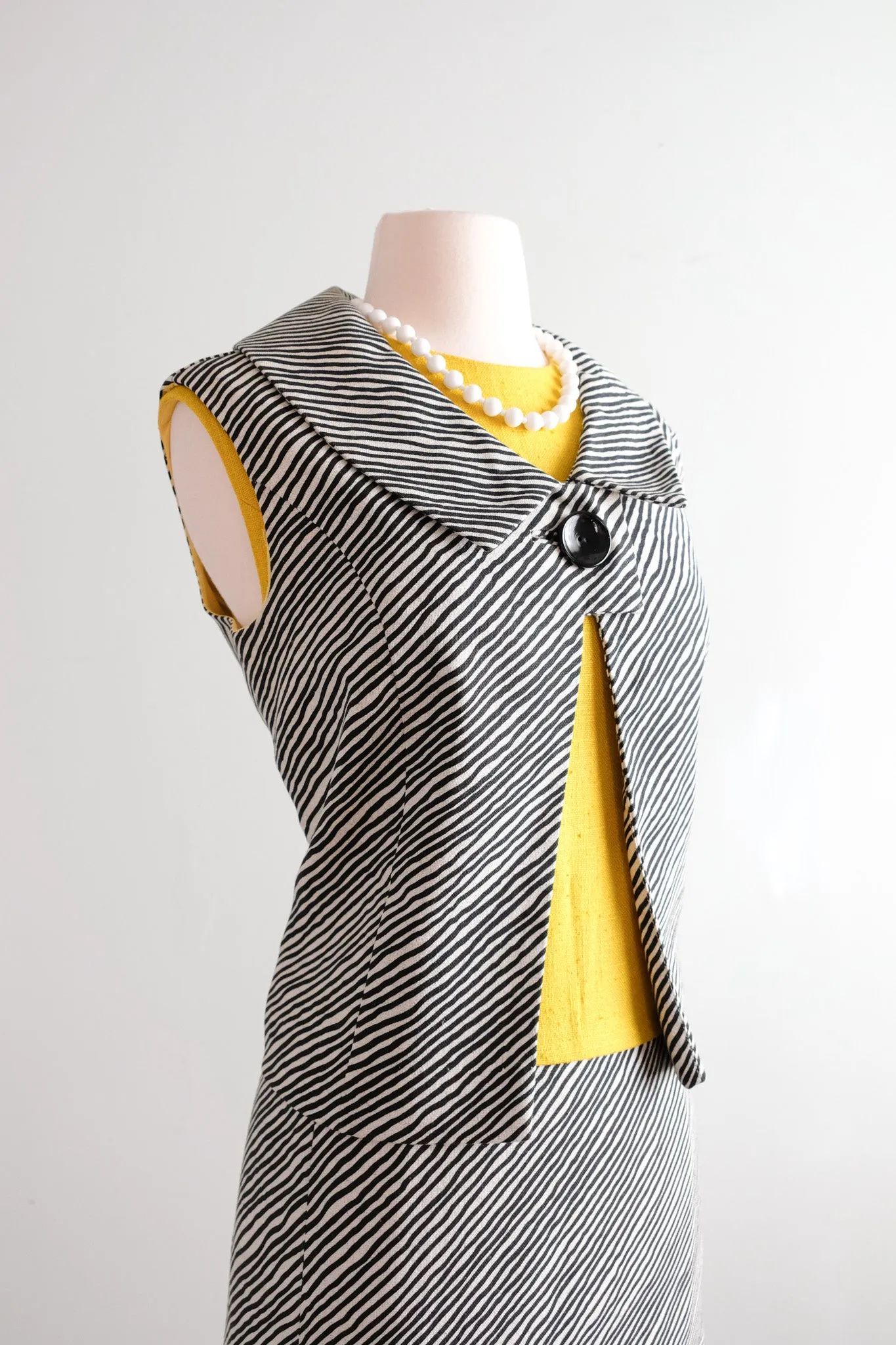 Chic 1960's Canary Yellow and Striped Linen Shift Dress / Sz ML