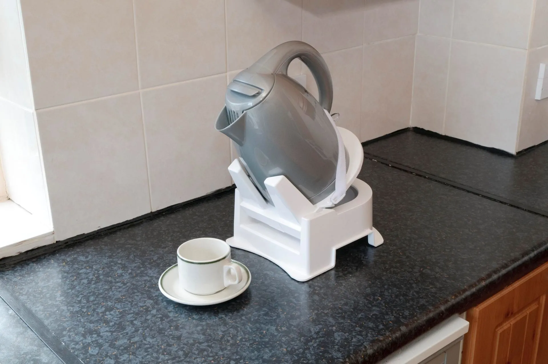 Derby Tipper for Kettles & Teapots