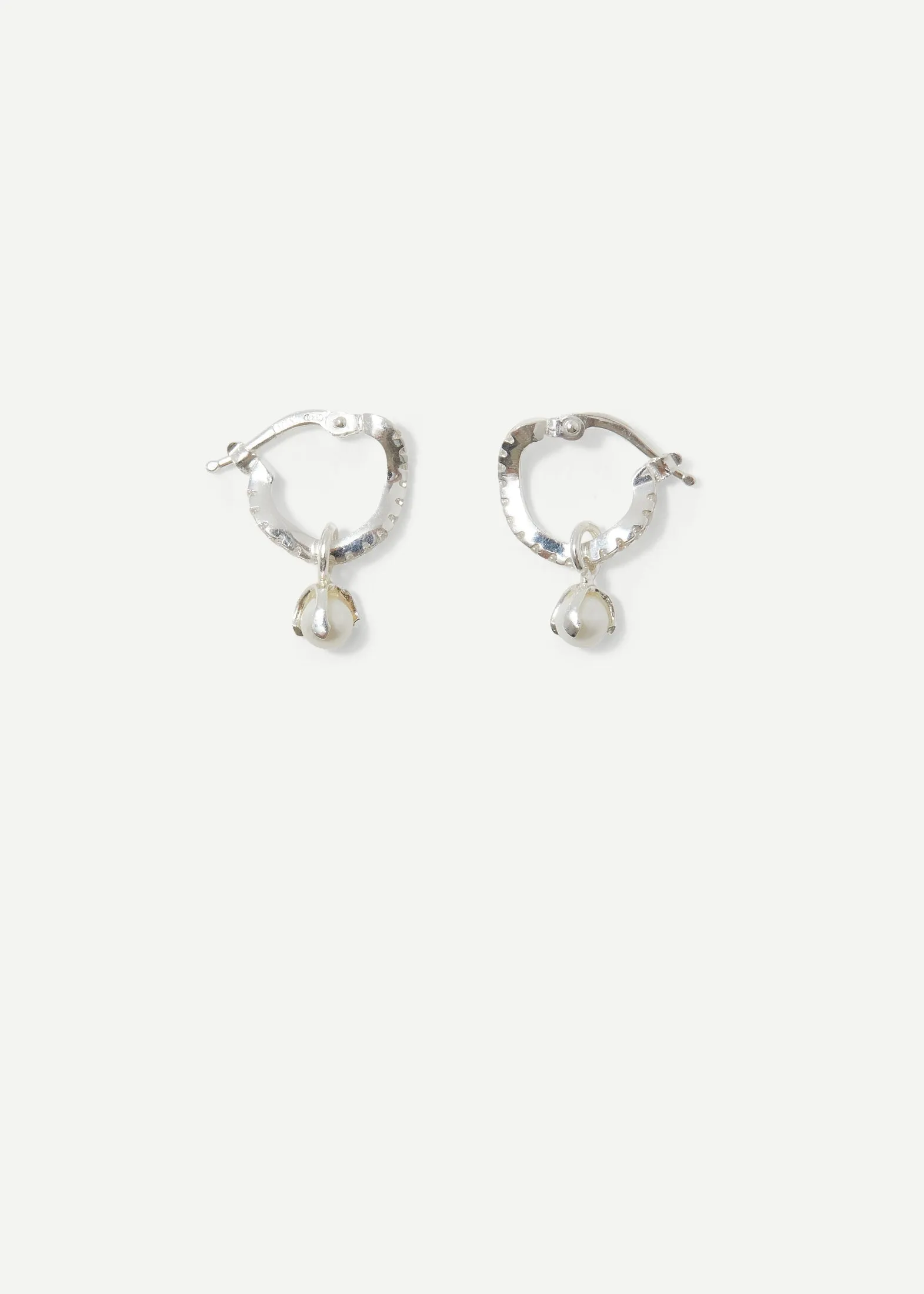 Distorted Hoop Earring Mini | Pearl