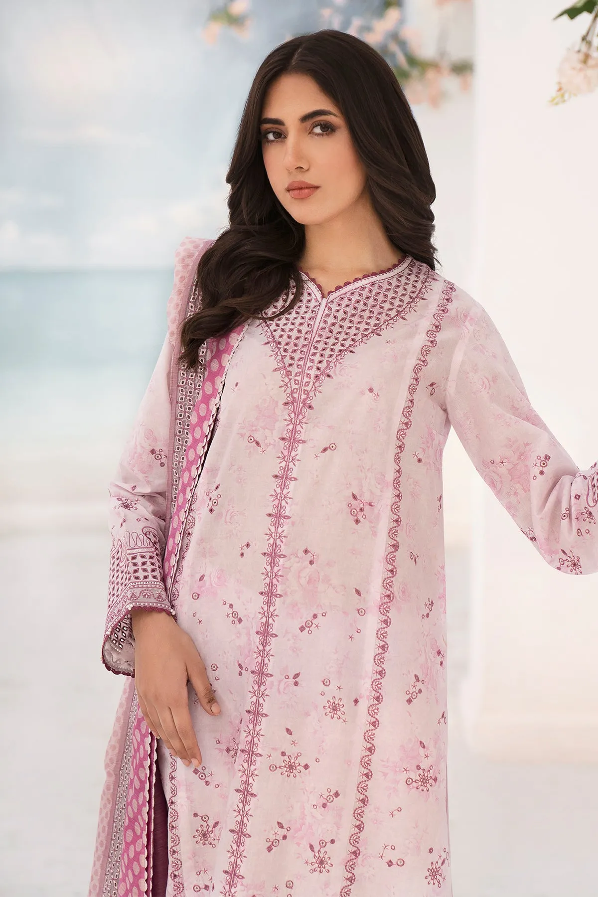 Embroidered Lawn USE-9029