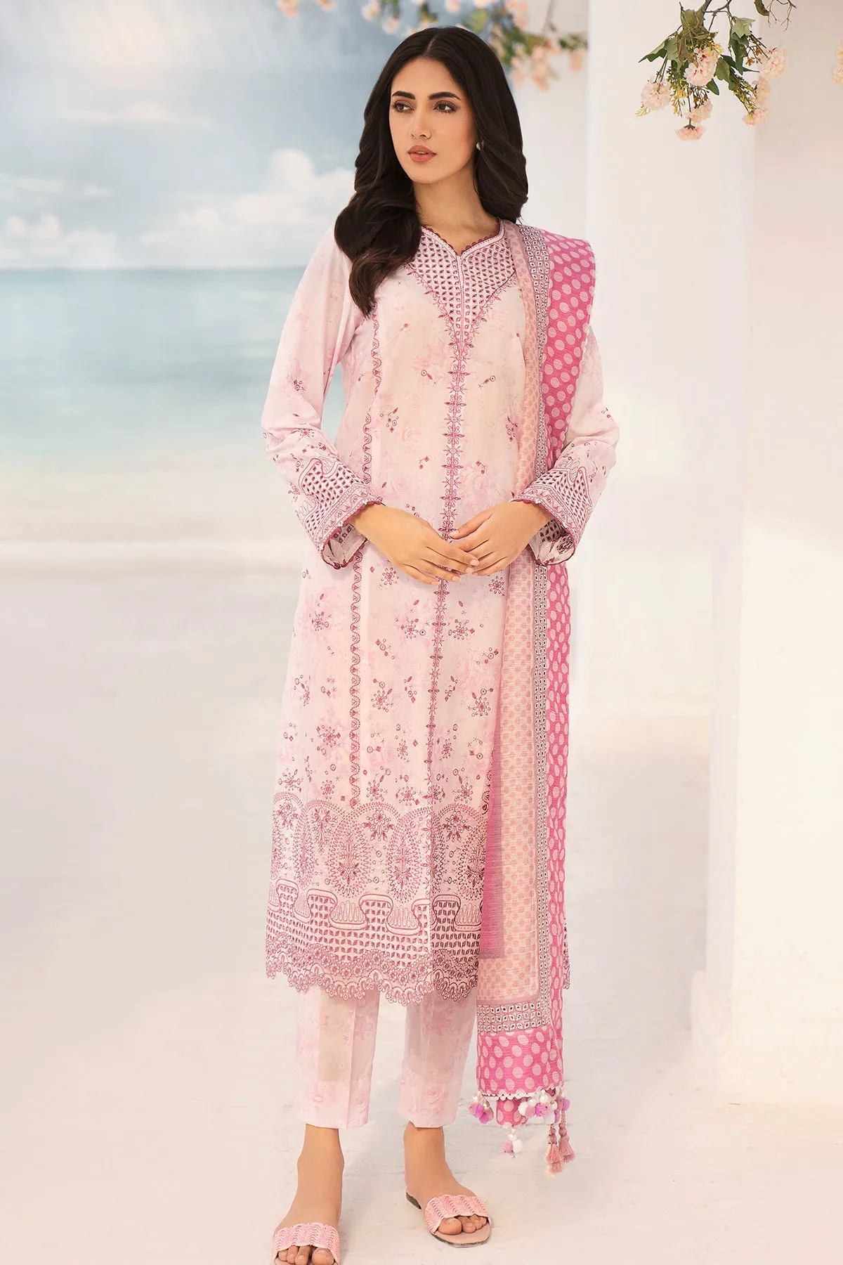 Embroidered Lawn USE-9029