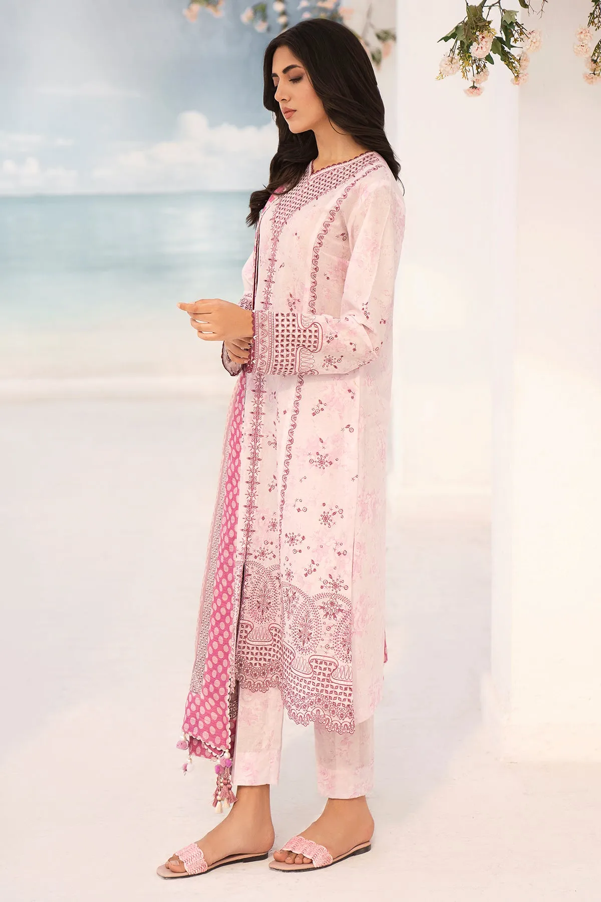 Embroidered Lawn USE-9029