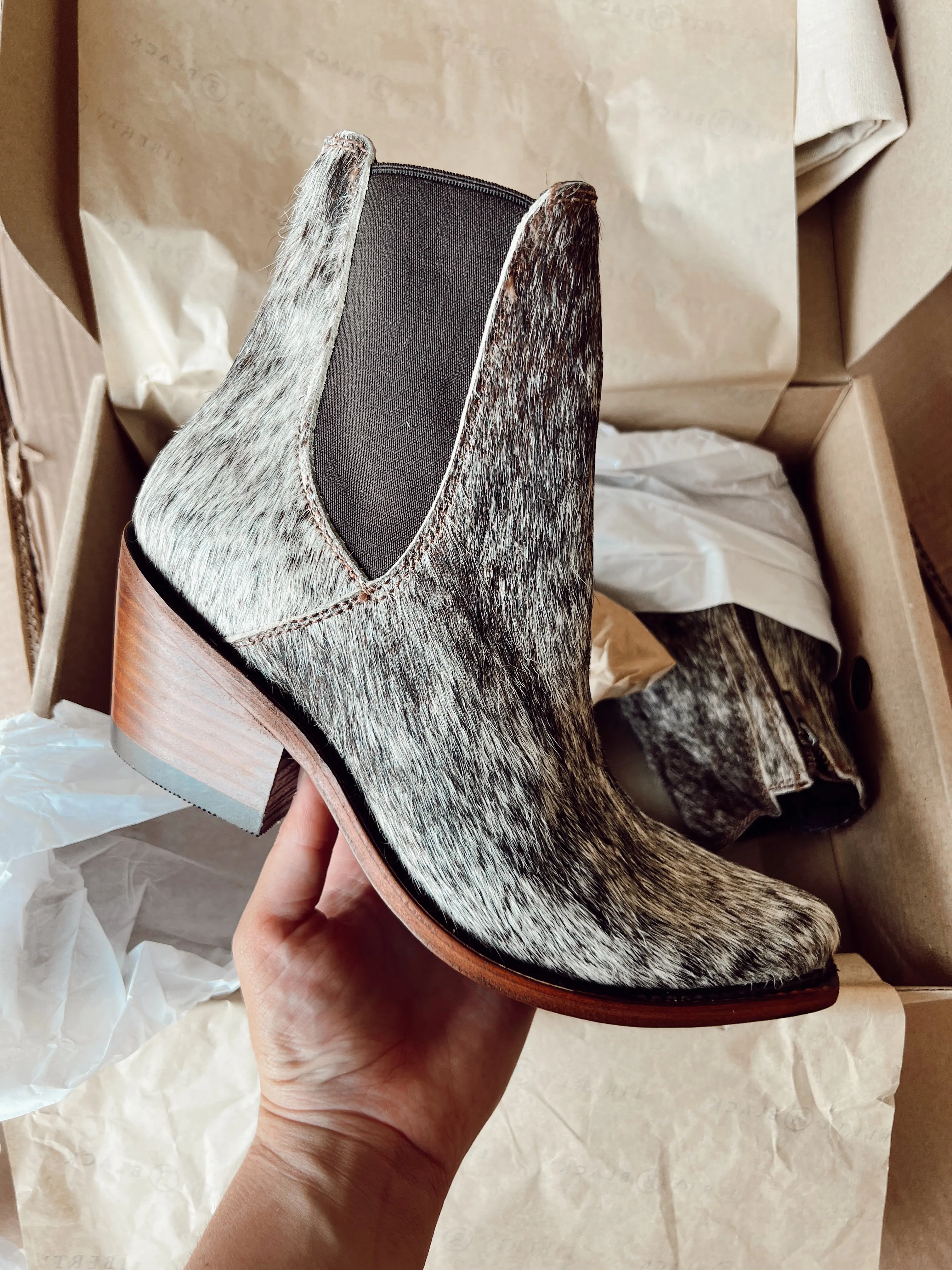 Liberty Black Marina Pelo Granizo Blanco/Cafe Booties