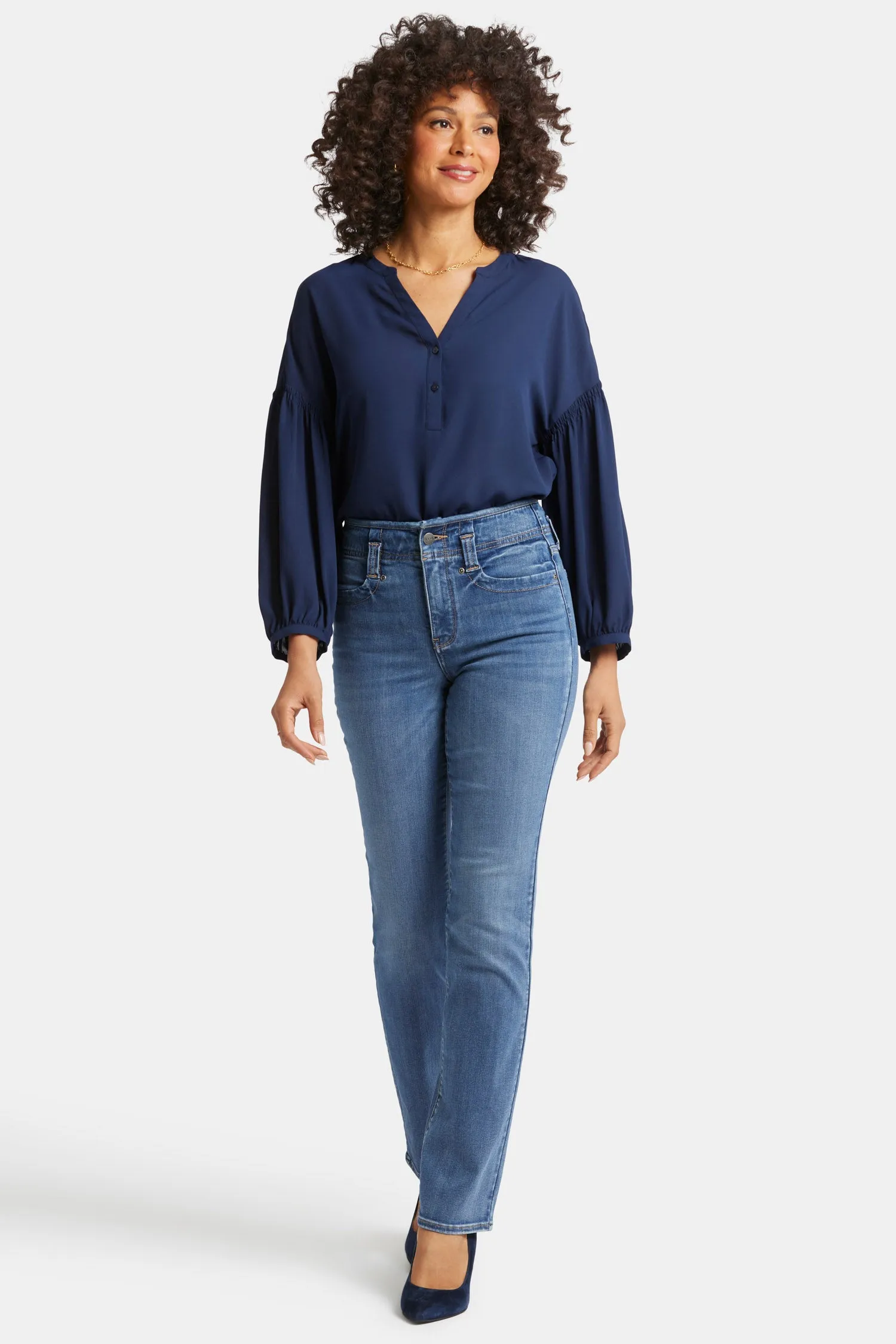 Marilyn Straight Jeans In Petite - Clear Brook