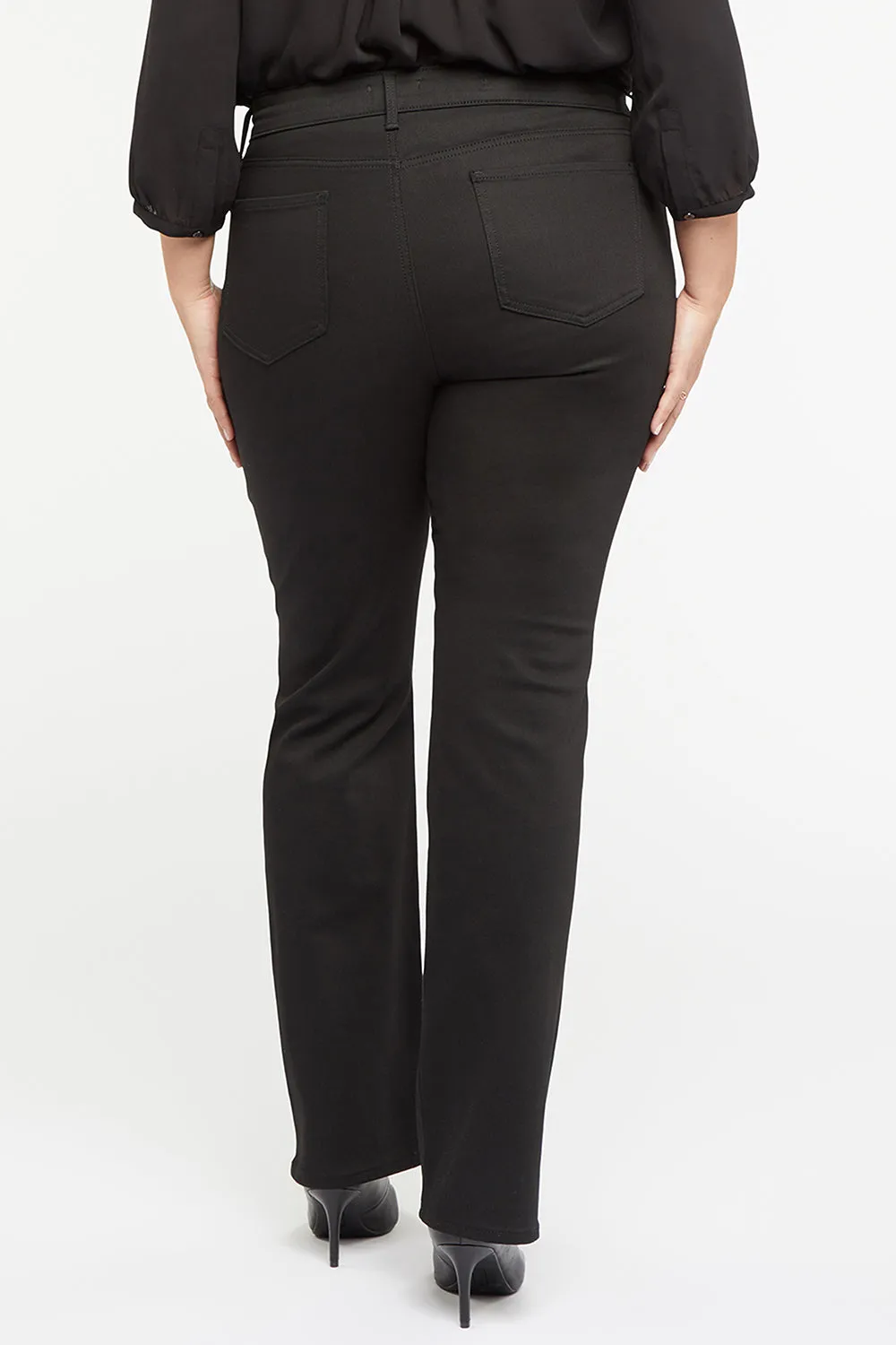 Marilyn Straight Jeans In Plus Size - Black Rinse