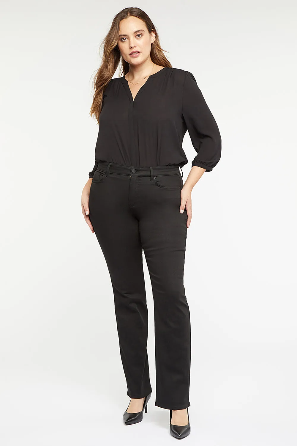 Marilyn Straight Jeans In Plus Size - Black Rinse