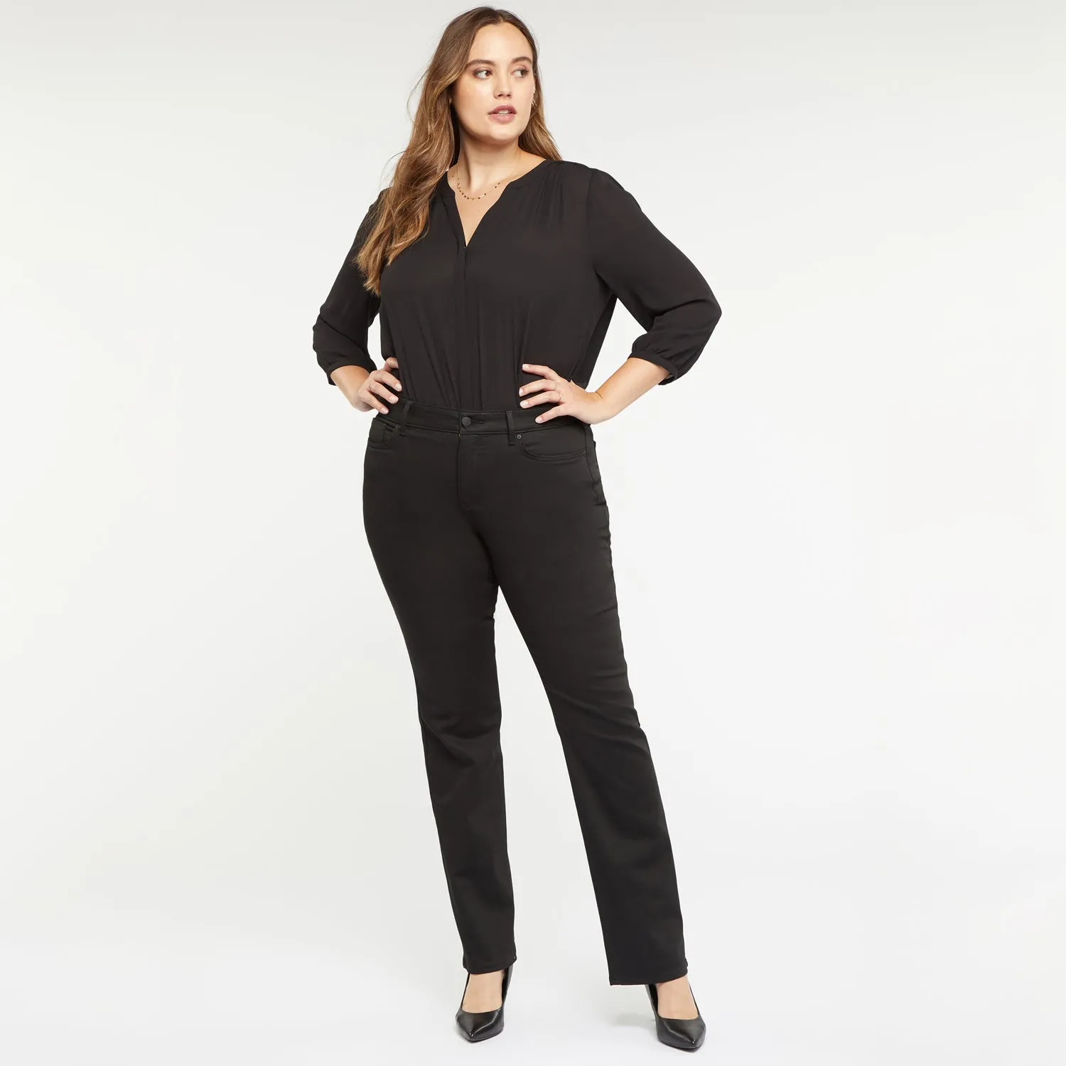 Marilyn Straight Jeans In Plus Size - Black Rinse