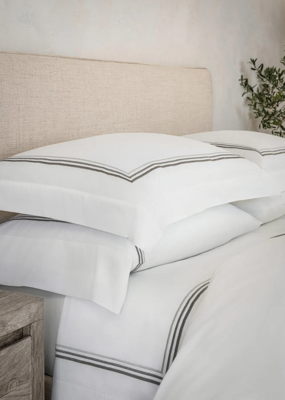 'Tre Righe Ombre' Bed Linen by Pratesi